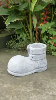 Sepatu - Schuh, 28,5 cm L | Steinguss 
